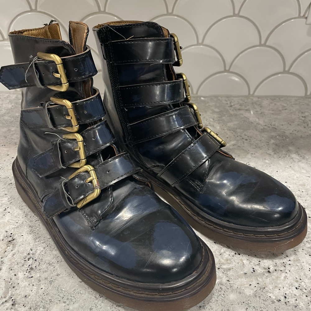 Steve Madden Mcbeth Black & Navy Patent Buckle Boot